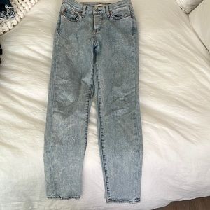 Levi’s Wedgie Skinny Light Wash Jeans size 26
